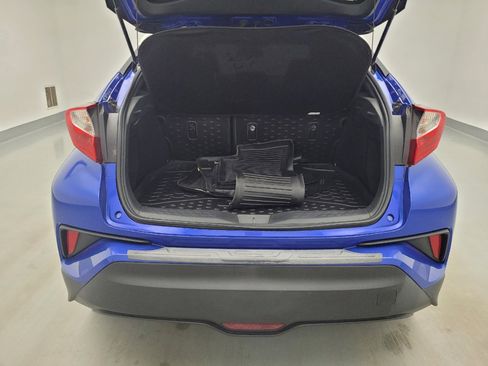 Used 2019 Toyota C-HR Limited FWD image 29