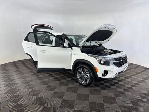 Certified 2026 Kia Seltos LX AWD/4WD image 14