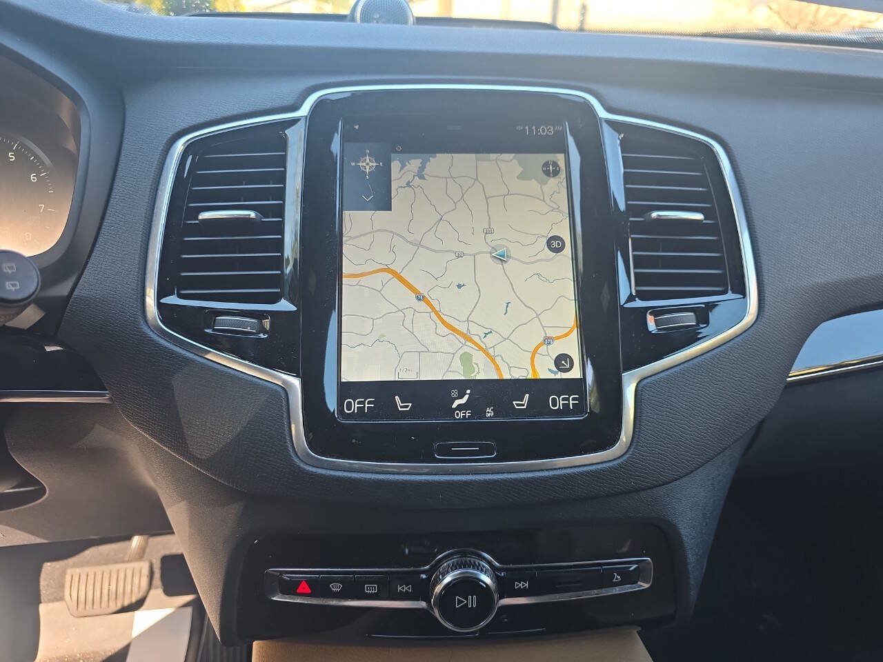 Used 2017 Volvo XC90 T6 Momentum w/ Vision Package AWD/4WD image 8