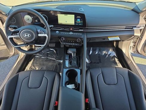 New 2026 Hyundai Elantra Limited FWD image 18