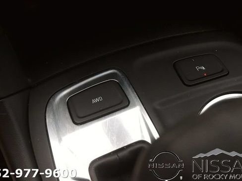 Used 2024 Chevrolet Equinox LT AWD/4WD image 22
