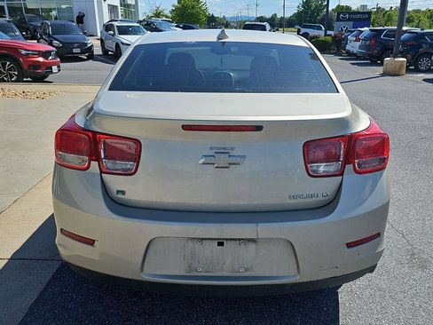 Used 2016 Chevrolet Malibu LT w/ Power Convenience Package FWD image 5