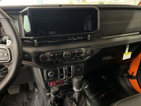 New 2025 Jeep Wrangler Unlimited Rubicon 392 image 17