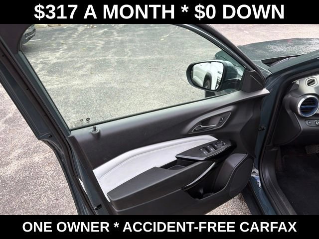Used 2025 Chevrolet Trax LT FWD image 12