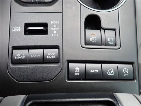 Used 2022 Toyota Highlander XLE image 20