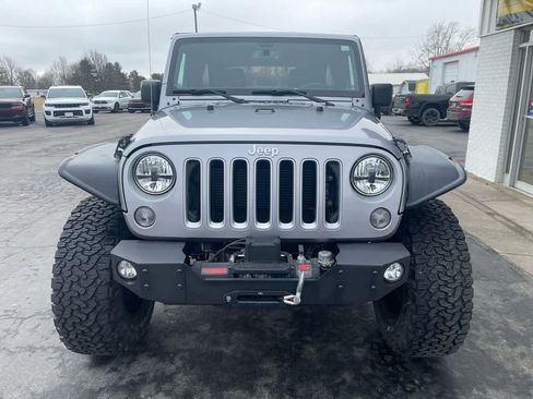 Used 2018 Jeep Wrangler Unlimited Sahara w/ Connectivity Group image 8