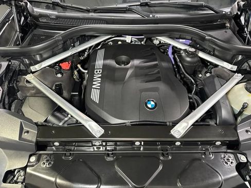 Used 2025 BMW X7 xDrive40i w/ Premium Package AWD/4WD image 11
