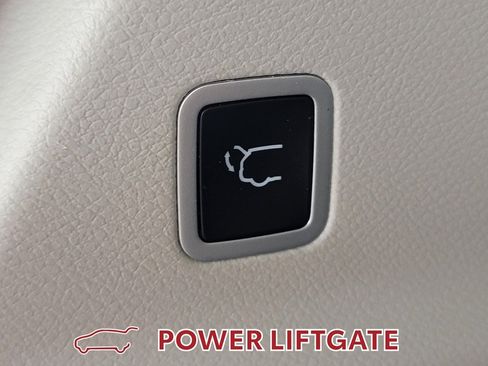 Used 2023 Chrysler Pacifica Touring-L FWD image 30