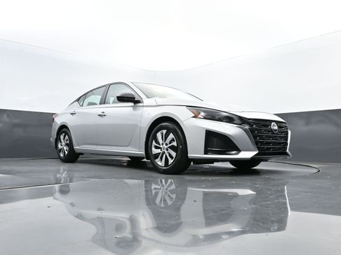 New 2025 Nissan Altima 2.5 S image 35