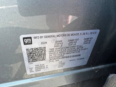 Used 2025 Chevrolet Equinox EV LT w/ Comfort Package FWD image 21