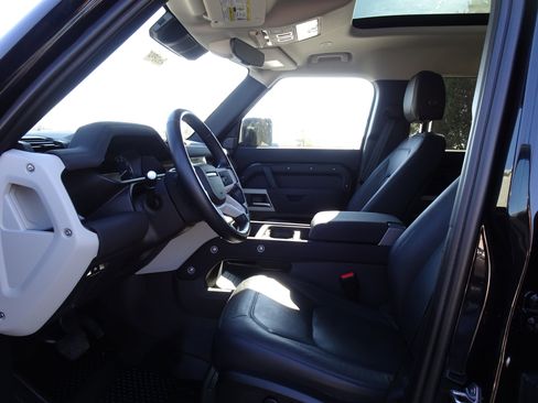 Certified 2023 Land Rover Defender 110 SE image 2