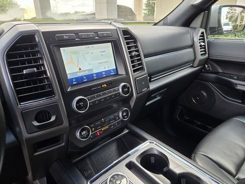 Used 2021 Ford Expedition XLT image 16