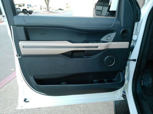 Used 2024 Ford Expedition Max XLT image 13