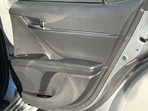 Used 2020 Toyota Camry SE image 31