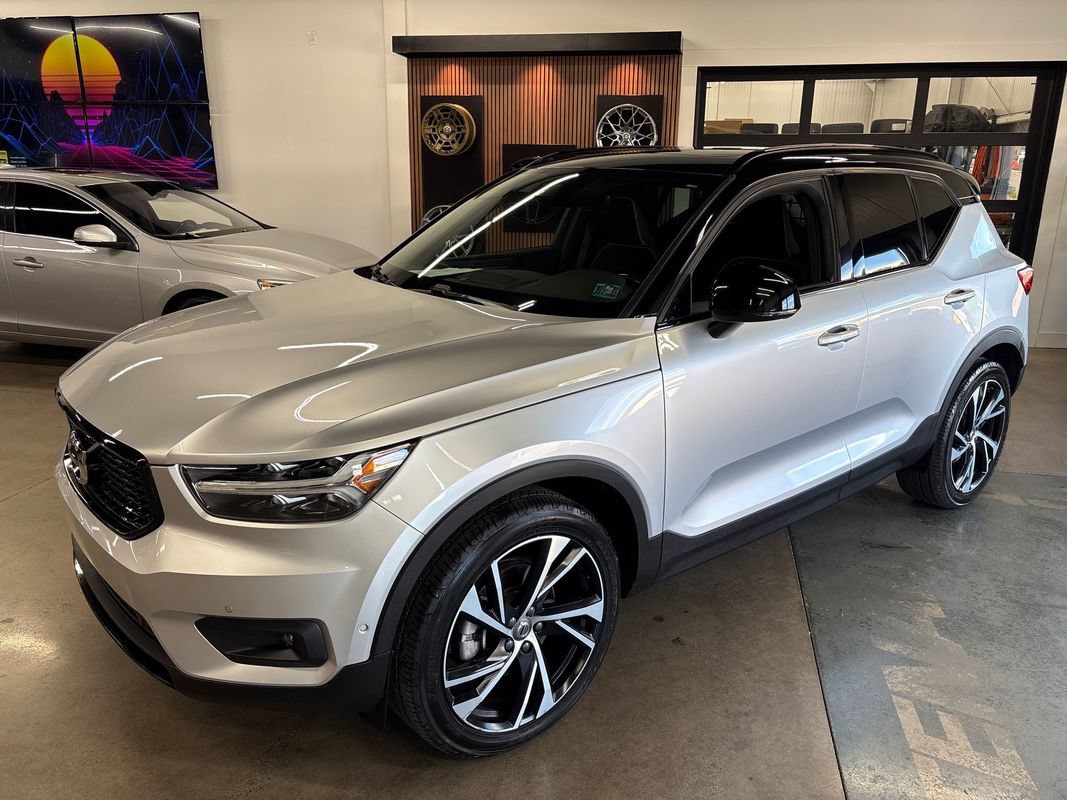 Used 2019 Volvo XC40 T5 R-Design AWD/4WD image 3