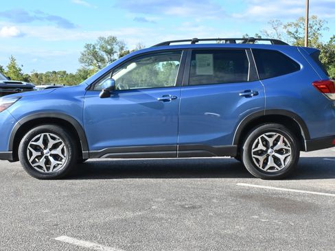 Used 2020 Subaru Forester Premium image 6