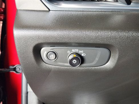 Used 2023 Chevrolet Traverse LT FWD image 30