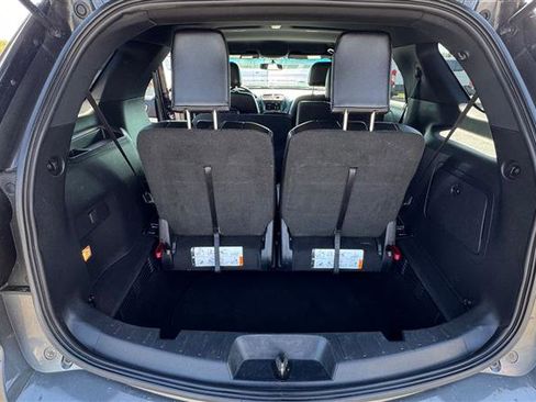 Used 2016 Ford Explorer XLT w/ Equipment Group 202A image 39