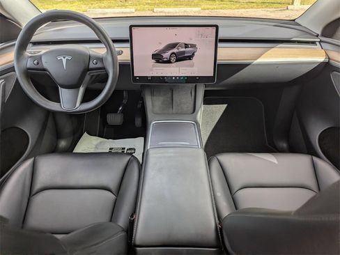 Used 2023 Tesla Model Y Long Range image 5