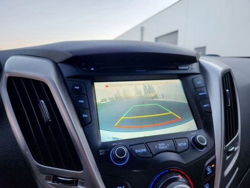 Used 2016 Hyundai Veloster image 14