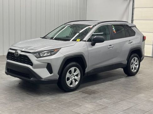 Used 2019 Toyota RAV4 LE w/ Carpet Mat Package FWD image 5