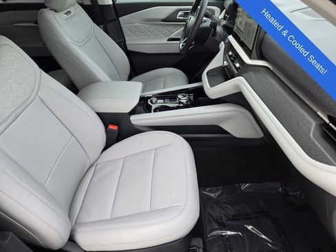 Used 2026 Ford Explorer Platinum w/ LUX Leather Package AWD/4WD image 13