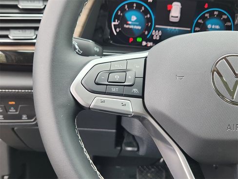 New 2025 Volkswagen Atlas SE image 8