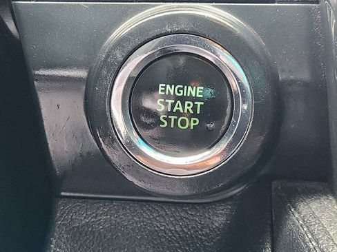 Used 2014 Toyota Camry SE w/ Moonroof Package FWD image 20