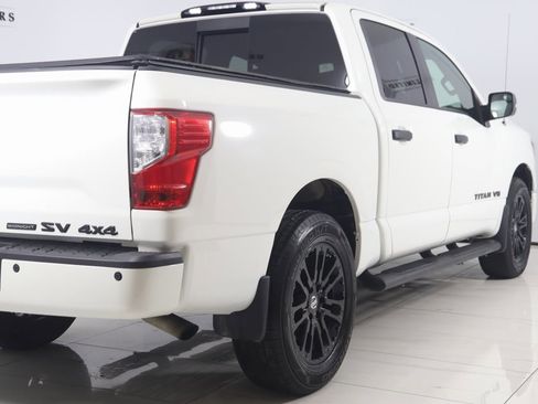 Used 2019 Nissan Titan SV w/ SV Convenience Package image 42