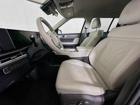 Used 2025 Hyundai Santa Fe SEL image 13