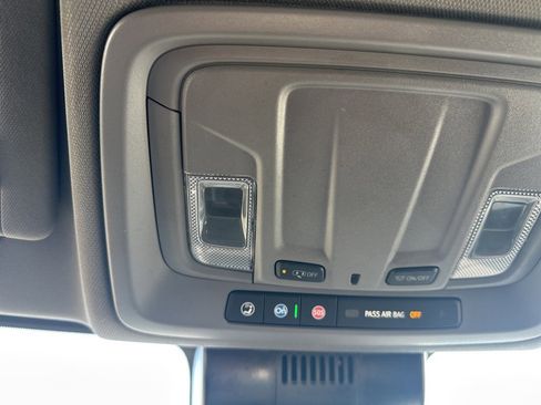 Used 2025 GMC Sierra 1500 SLT image 18