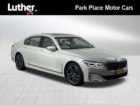 Used 2022 BMW 750i xDrive w/ Luxury Rear Seating Package image 1