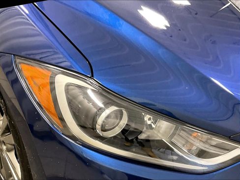 Used 2018 Hyundai Elantra SEL image 32