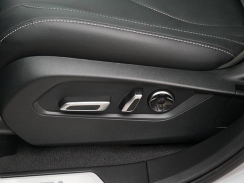 Certified 2025 Acura RDX SH-AWD image 19