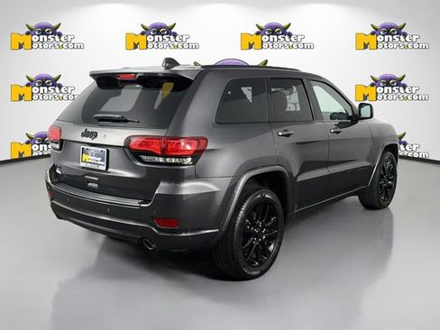 Used 2019 Jeep Grand Cherokee Altitude AWD/4WD image 5