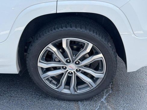 Used 2020 GMC Terrain Denali w/ Denali Premium Package AWD/4WD image 8