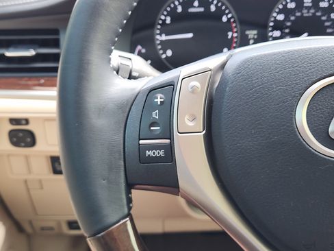 Used 2015 Lexus ES 350 w/ Luxury Package FWD image 15