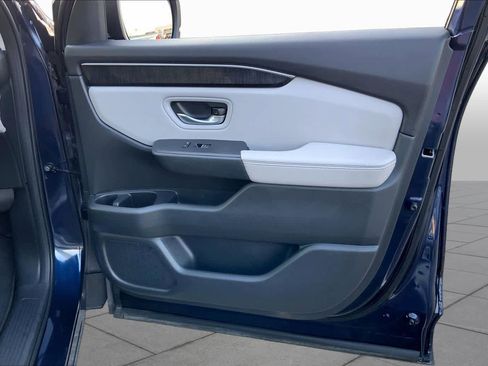 Used 2023 Honda Pilot Elite image 22