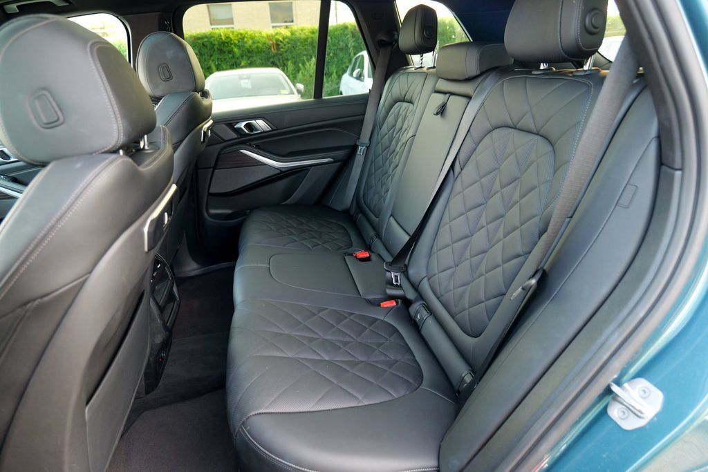 Used 2024 BMW X5 xDrive40i w/ Premium Package AWD/4WD image 29