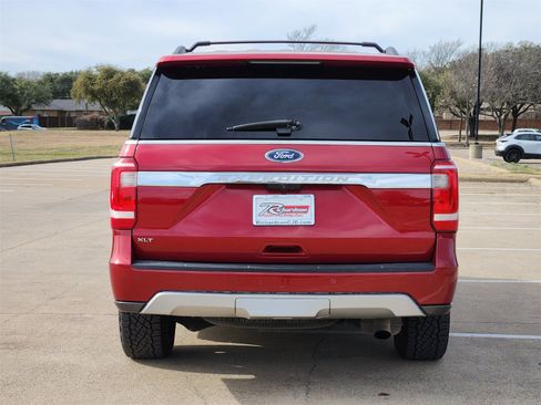 Used 2020 Ford Expedition XLT w/ Equipment Group 202A image 5