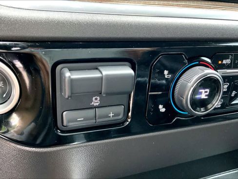 Used 2024 Chevrolet Silverado 1500 LT Trail Boss w/ Convenience Package II image 30