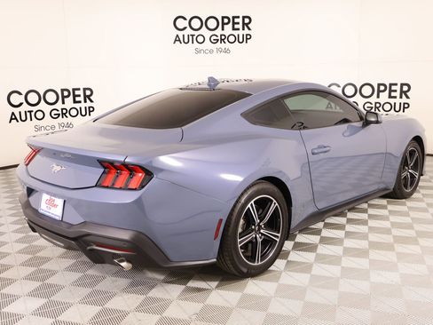 Used 2025 Ford Mustang Coupe image 19