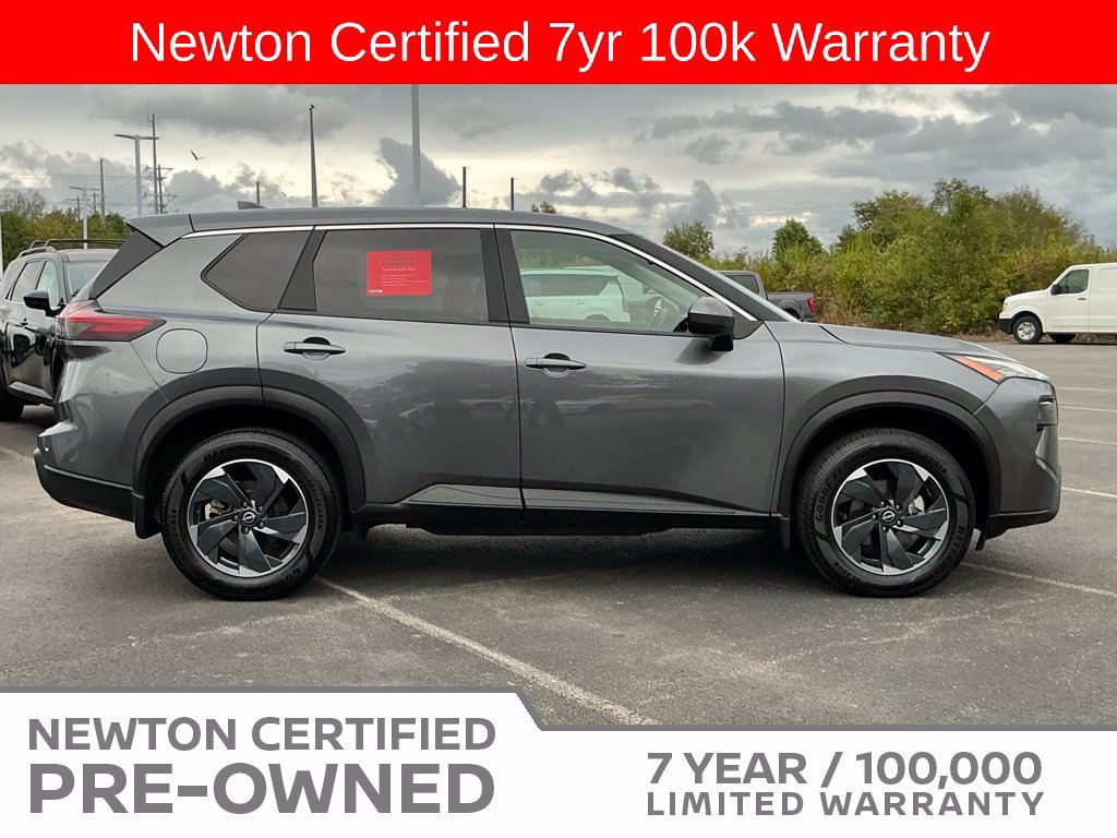 Used 2025 Nissan Rogue SV AWD/4WD image 4