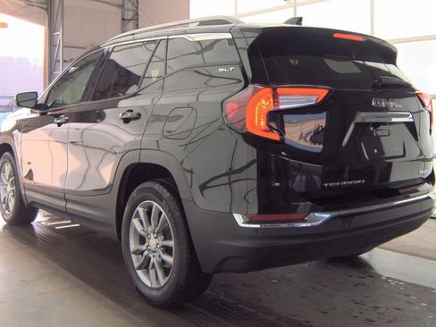 Certified 2024 GMC Terrain SLT w/ Infotainment Package II image 4