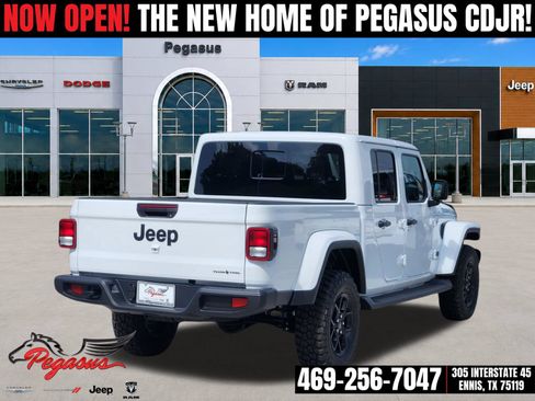 New 2026 Jeep Gladiator Sport AWD/4WD image 5