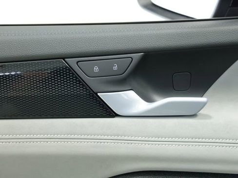 New 2026 Volkswagen Tiguan SE R-Line FWD image 30