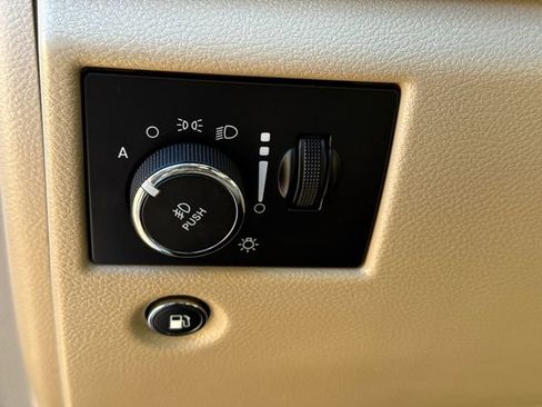 Used 2021 Jeep Grand Cherokee Limited w/ Luxury Group II image 23