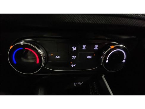 Used 2025 Chevrolet TrailBlazer LT AWD/4WD image 14