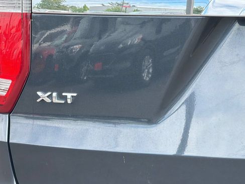 Used 2017 Ford Explorer XLT FWD image 30