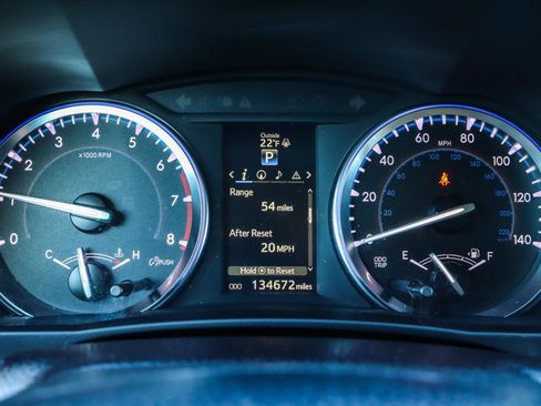 Used 2016 Toyota Highlander Limited image 7